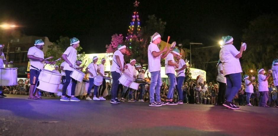 Se realizó el Desfile Navideño en Eldorado con un acompañamiento multitudinario