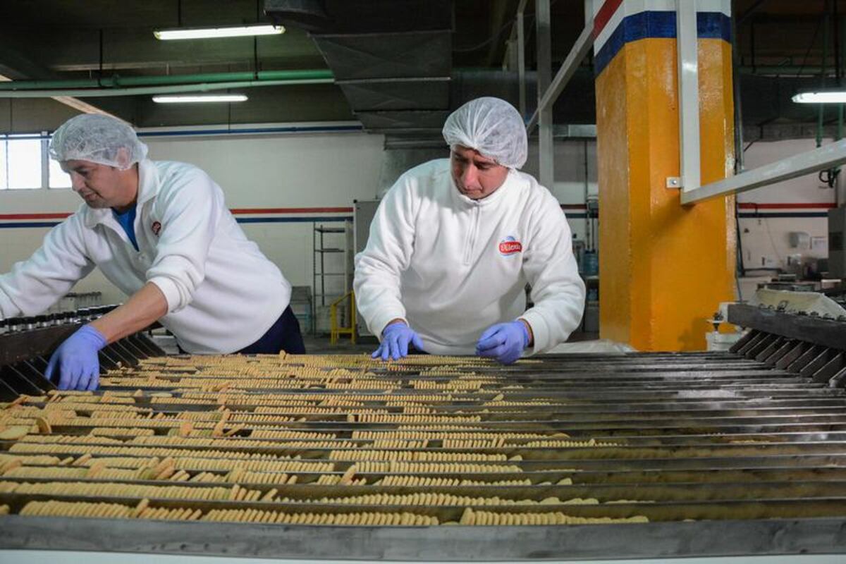 Una reconocida marca de galletitas atraviesa dificultades para pagar sueldos: qué dijeron desde la empresa