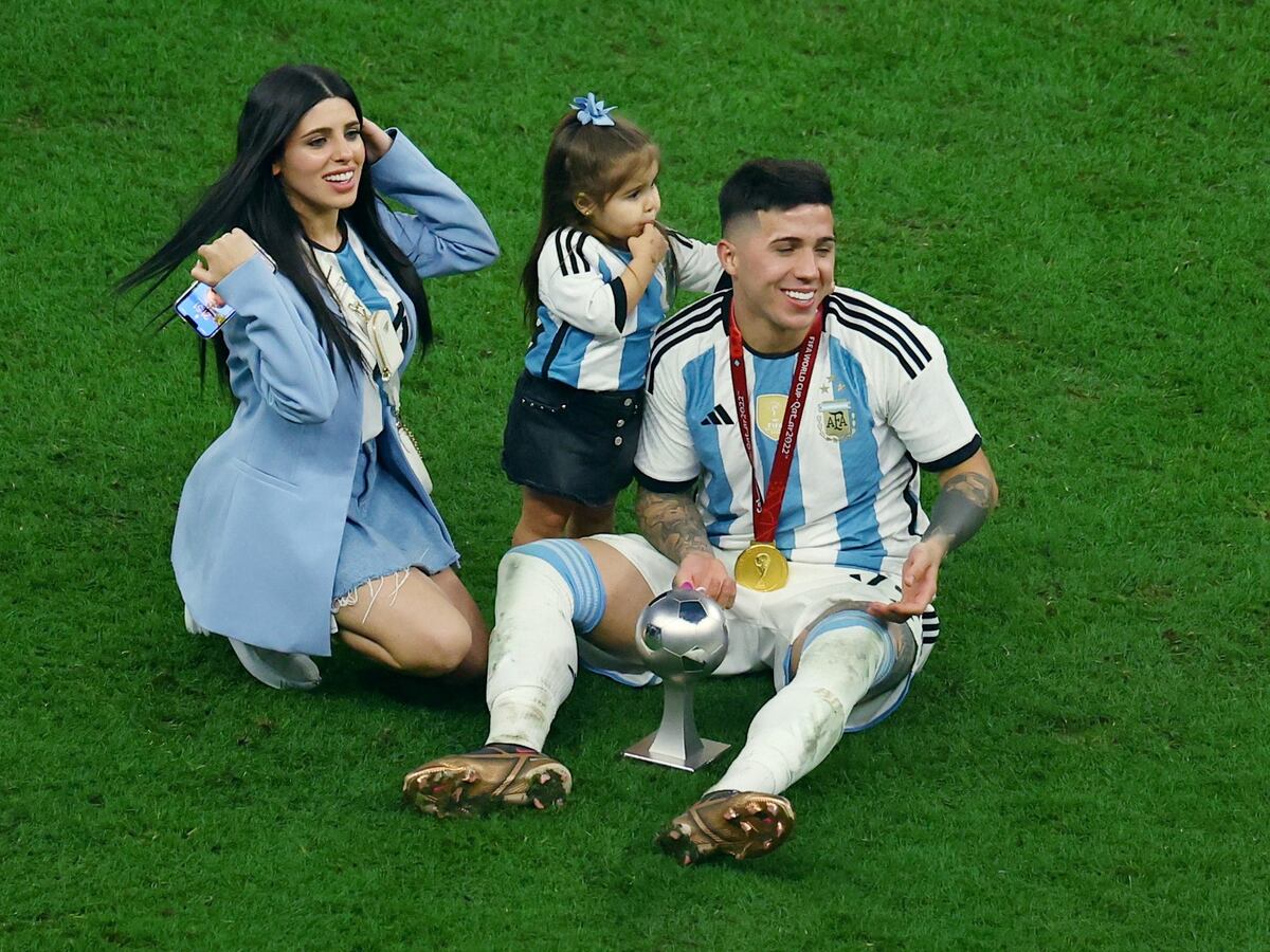 El emotivo reencuentro de Enzo Fernández con sus hijos tras su polémica separación de Valentina Cervantes