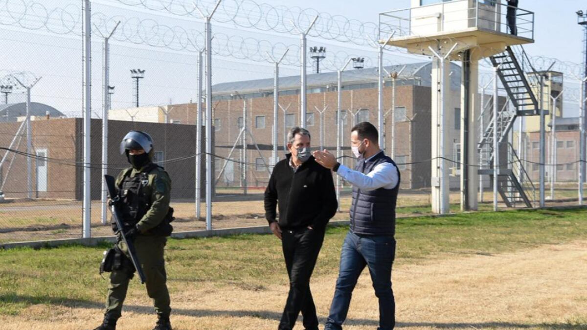Avanza la propuesta de construir un muro en la cárcel de Piñero