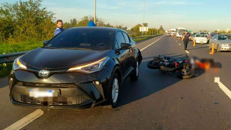 El jugador de Talleres fue chocado por una moto en avenida Circunvalación.