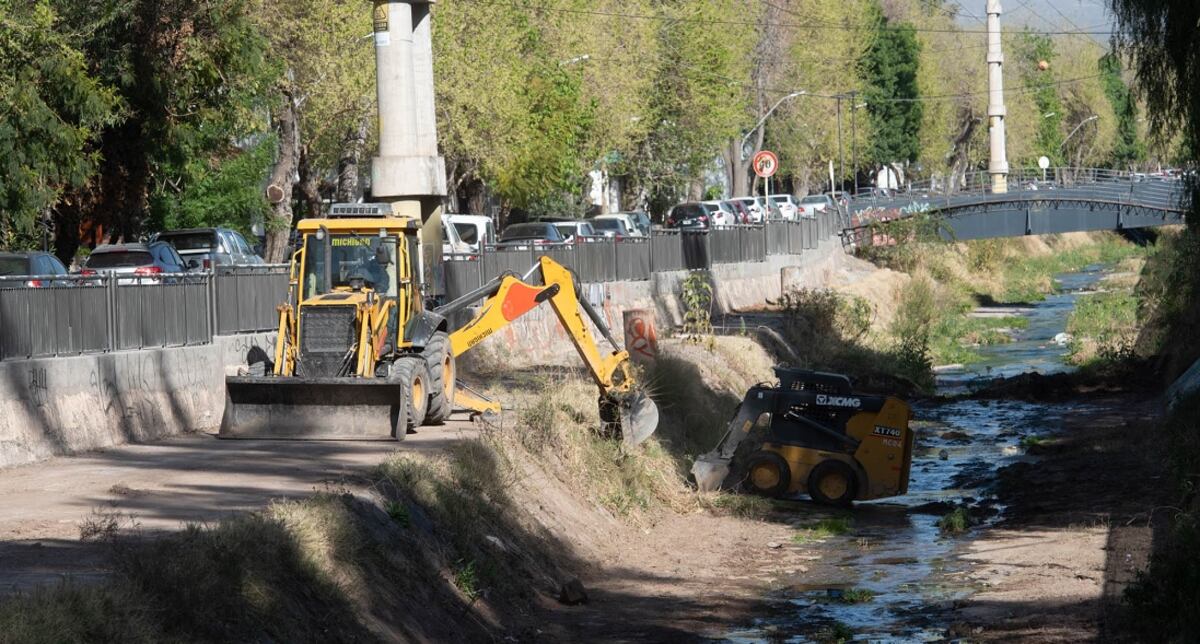 Comenzó la limpieza y mantenimiento de los colectores urbanos