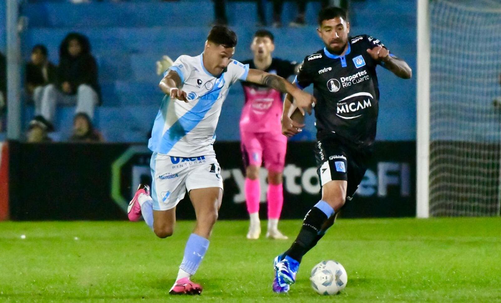 Estudiantes de Río Cuartp recibió de local a Temperley. (Tomy Fragueiro / La Voz)