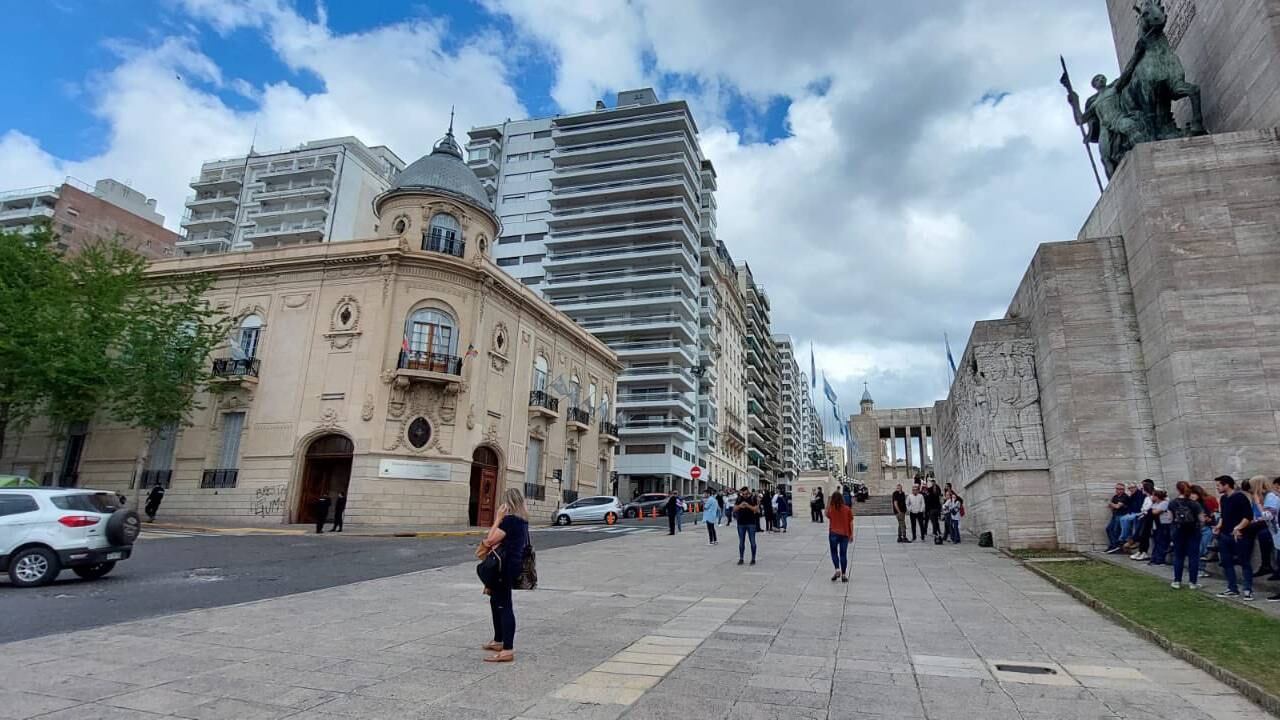 El Palacio Vasallo fue evacuado antes del mediodía.