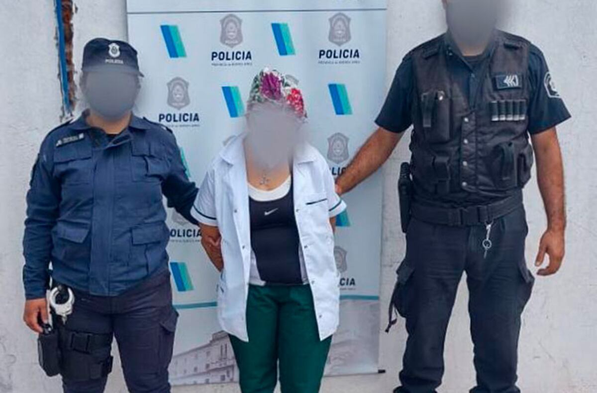 Detienen a una enfermera por robar $4.000 del bolso de una paciente fallecida