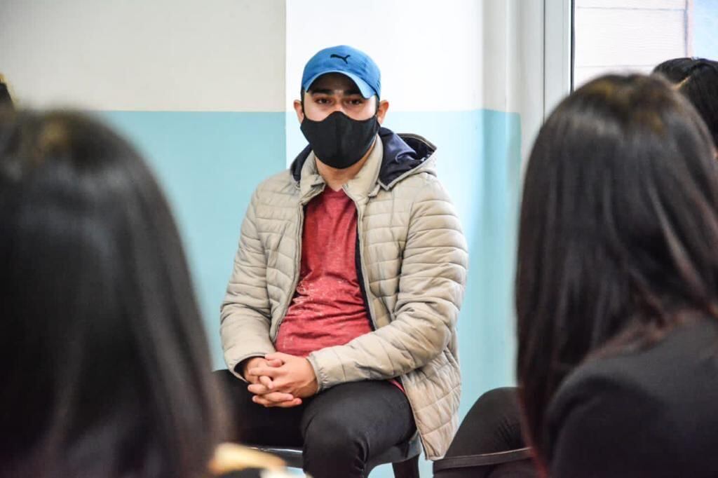 Autoridades del municipio se reunieron con los jóvenes que participan del taller "Abriendo puertas al mundo de trabajo"