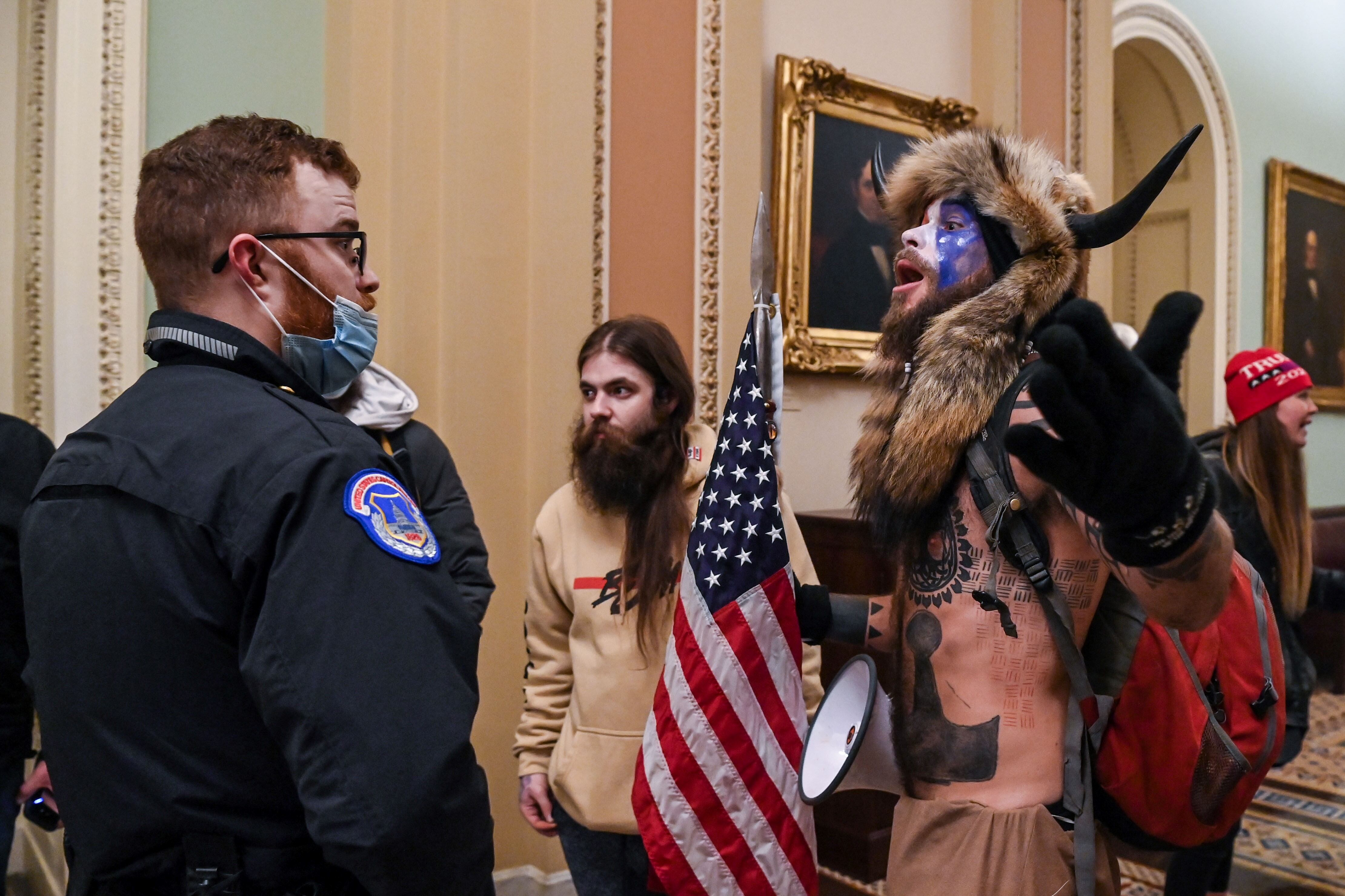 Manifestantes pro Trump ingresaron al Congreso en Estados Unidos.