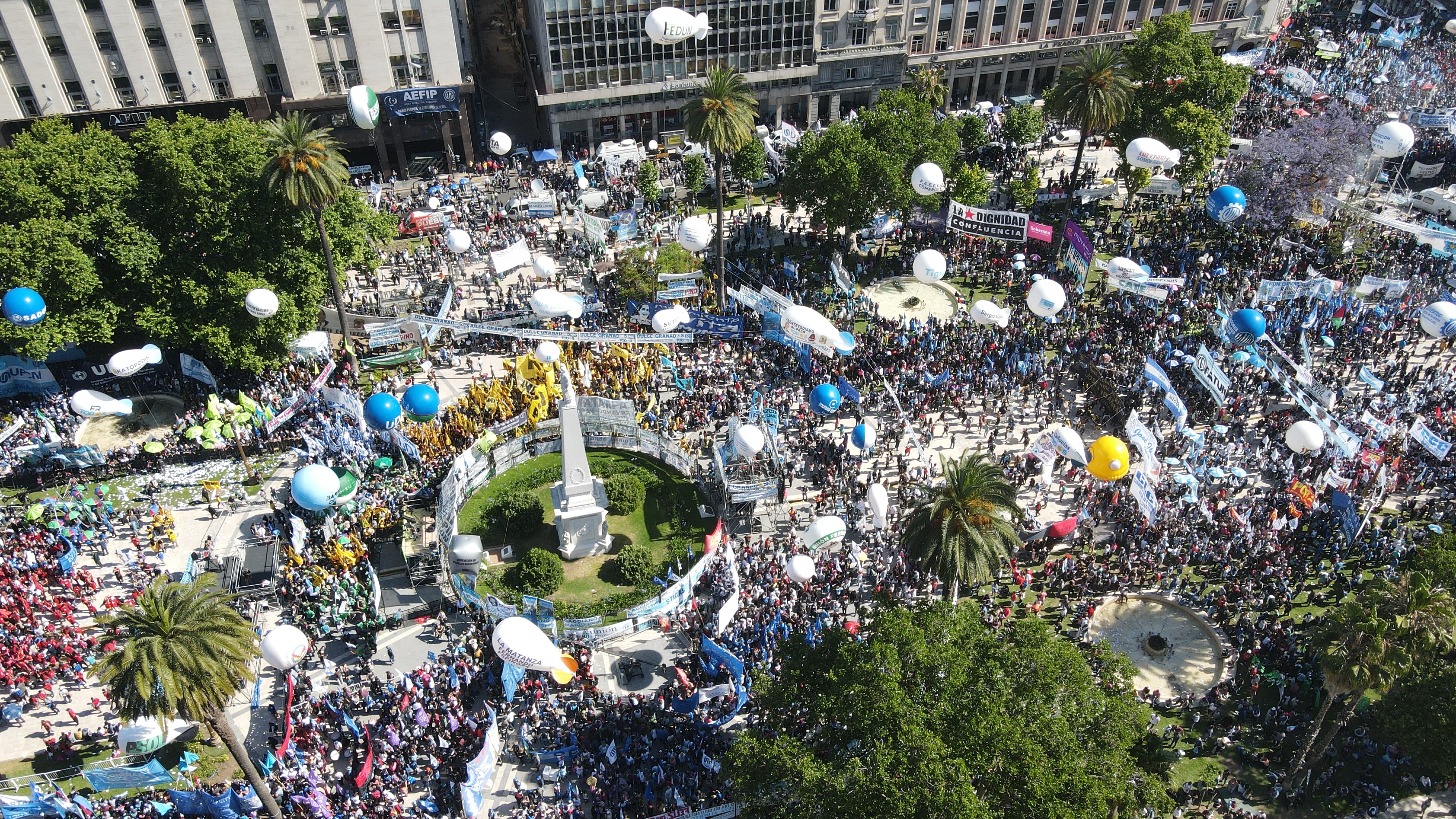 La CGT se concentrará este miércoles en la Plaza del Congreso. Foto Clarin