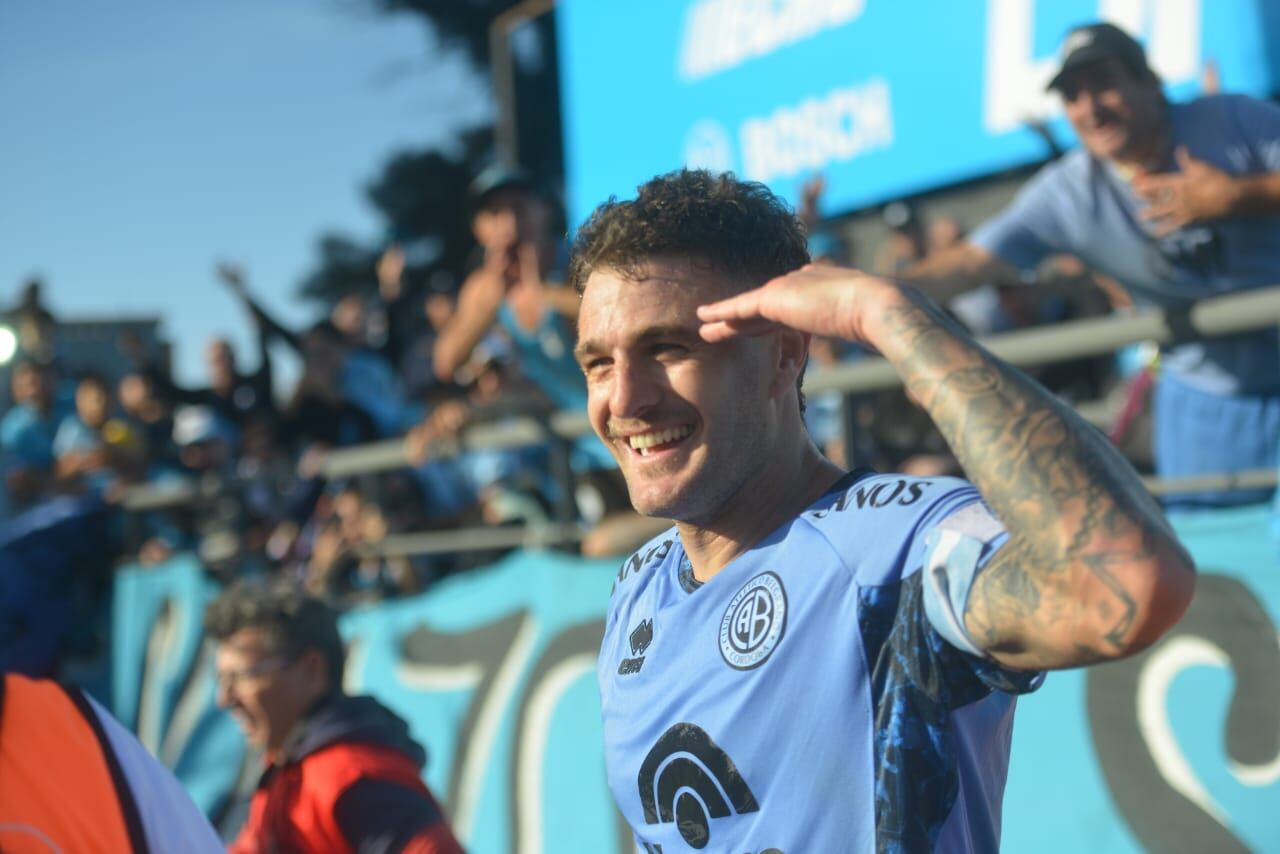 Pablo Vegetti celebra su gol ante Talleres. Un animal del gol. (Javier Ferreyra / La Voz).