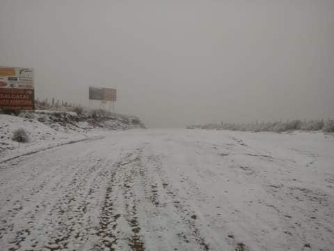 Invierno se despide con una sorpresiva nevada en la Villa de Merlo en San Luis.