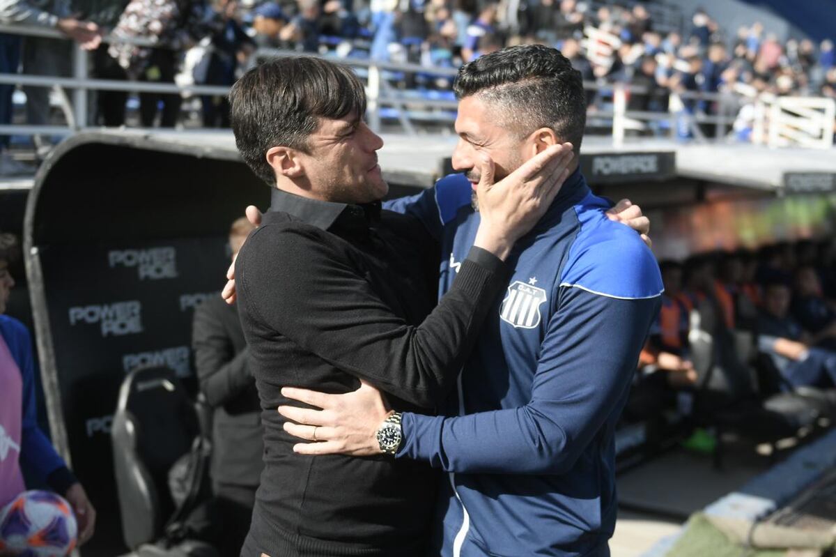 Javier Gandolfi se fue conforme con el rendimiento de Talleres: “El resultado fue injusto”
