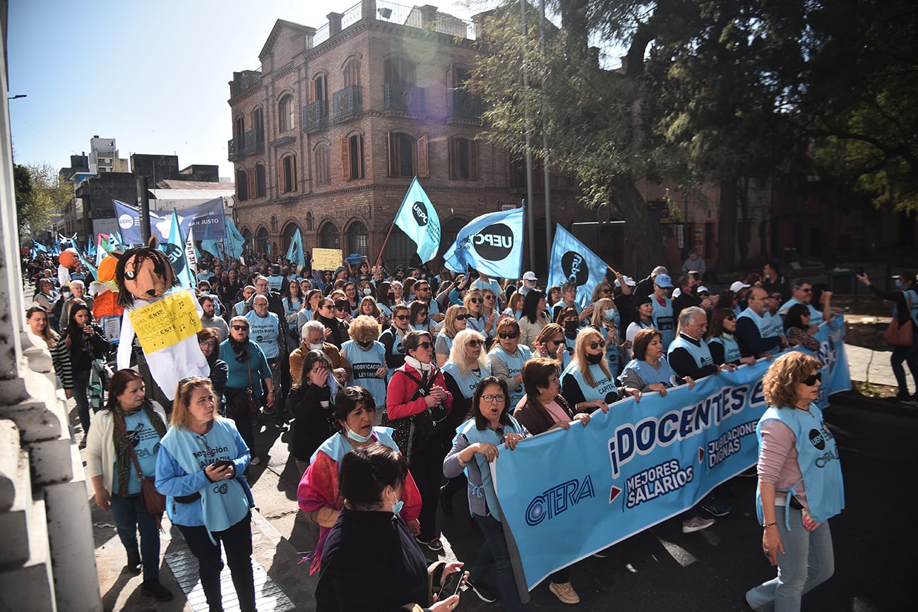 La UEPC fue la primera en anunciar el paro.