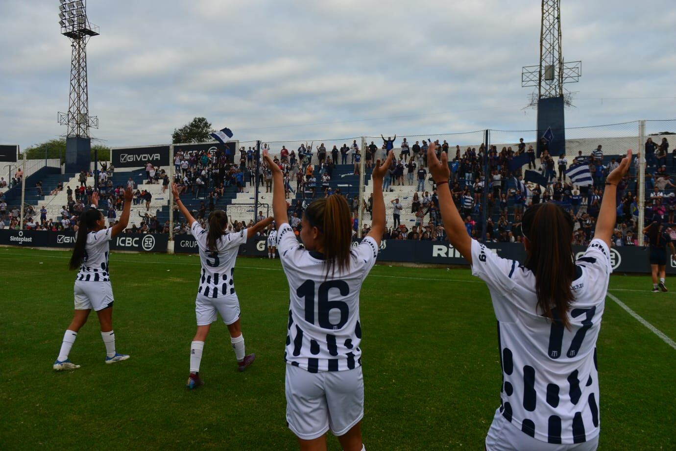 Talleres-All Boys, por una de las semifinales del Reducido de la Primera B femenina. (Nicolás Bravo / La Voz)