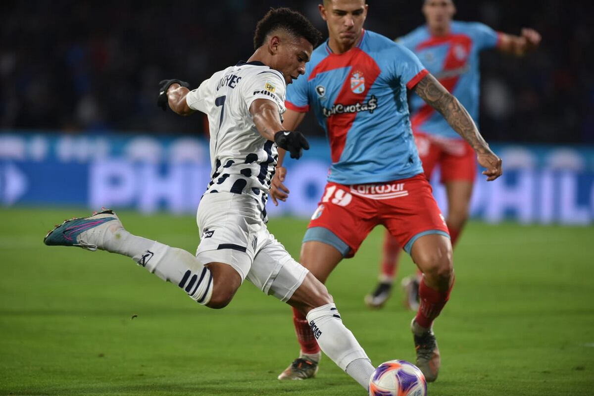 Video: el bailecito de Diego Valoyes que enloqueció a todos en Talleres