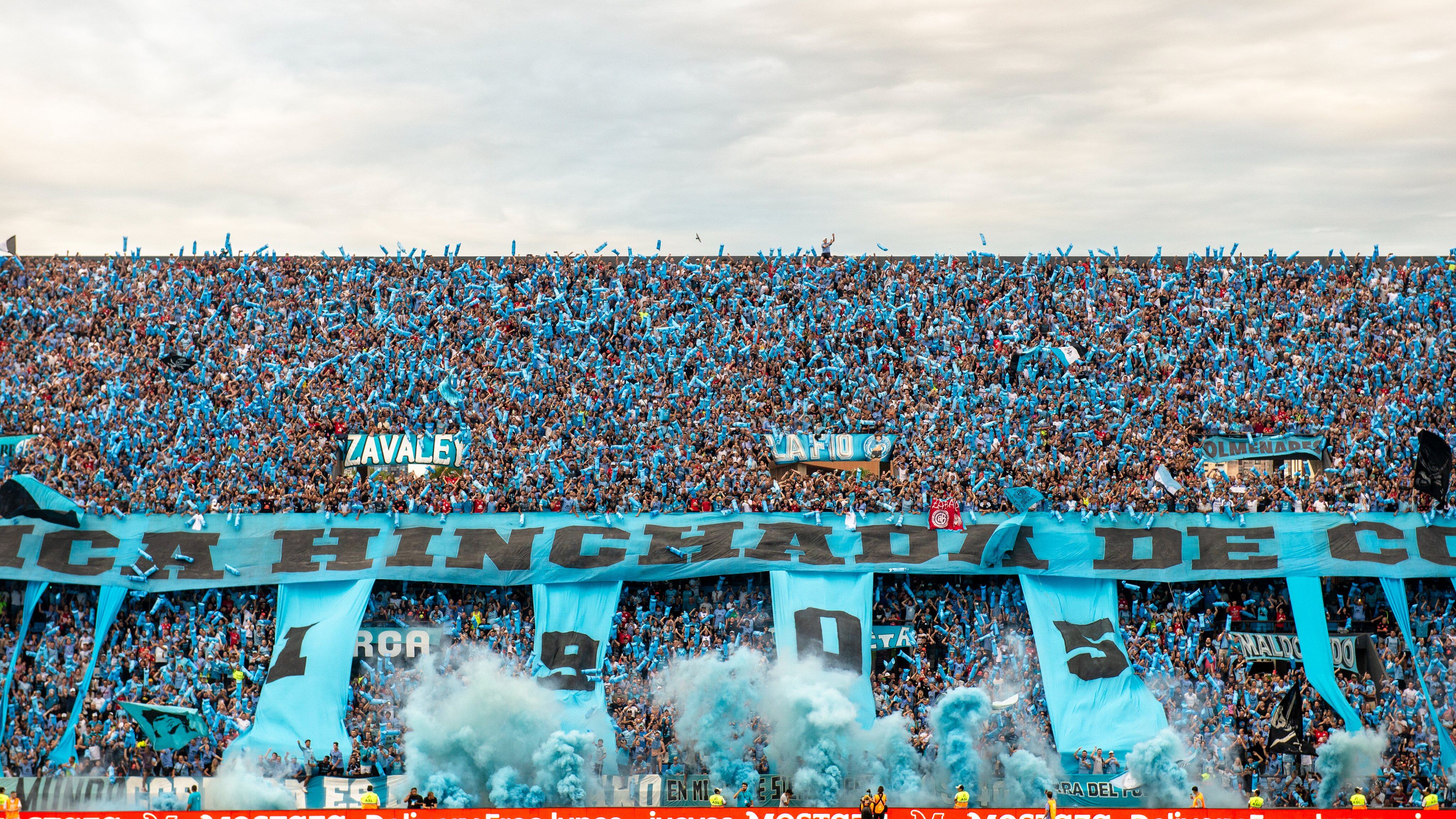 Hinchada de Belgrano en el estadio Gigante de Barrio Alberdi. (Prensa Belgrano)