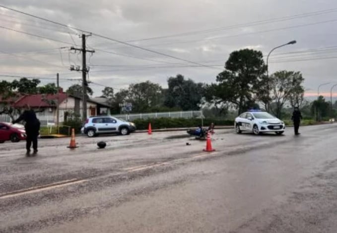 Choque en Oberá dejó como saldo a un motociclista herido.