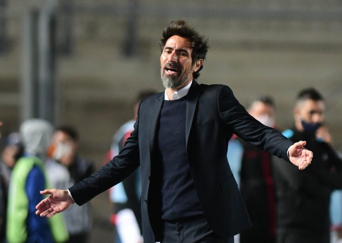 Eduardo Domínguez renunció como entrenador de Independiente tras la derrota con Racing