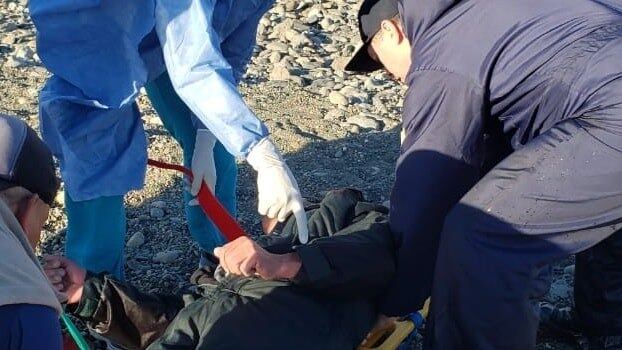 El rápido accionar de la Subprefectura Lago Argentino permitió salvar a los dos hombres.