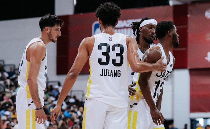 Leandro Bolmaro tuvo su estreno con la camiseta de Utah Jazz en la Summer League de la NBA. Cumplió una buena tarea, aunque debe mejorar su eficacia. (NBA)