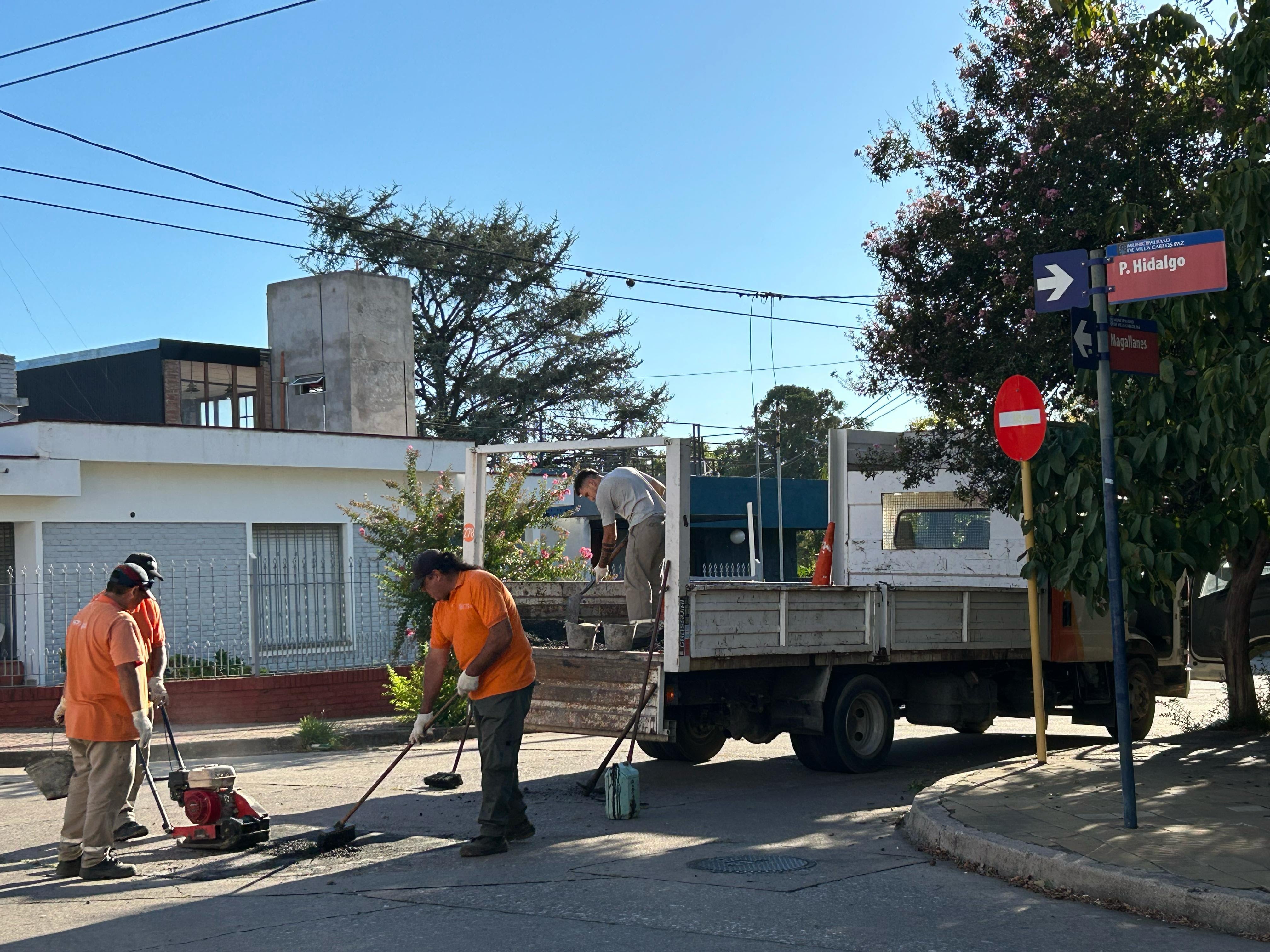 Trabajos de bacheo en Villa Carlos Paz