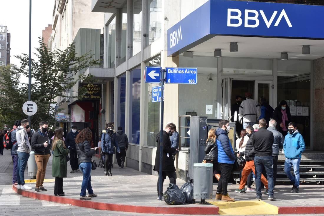 El BBVA abrió vacantes de trabajo en distintas provincias de Argentina (Foto de Ramiro Pereyra/Archivo La Voz”