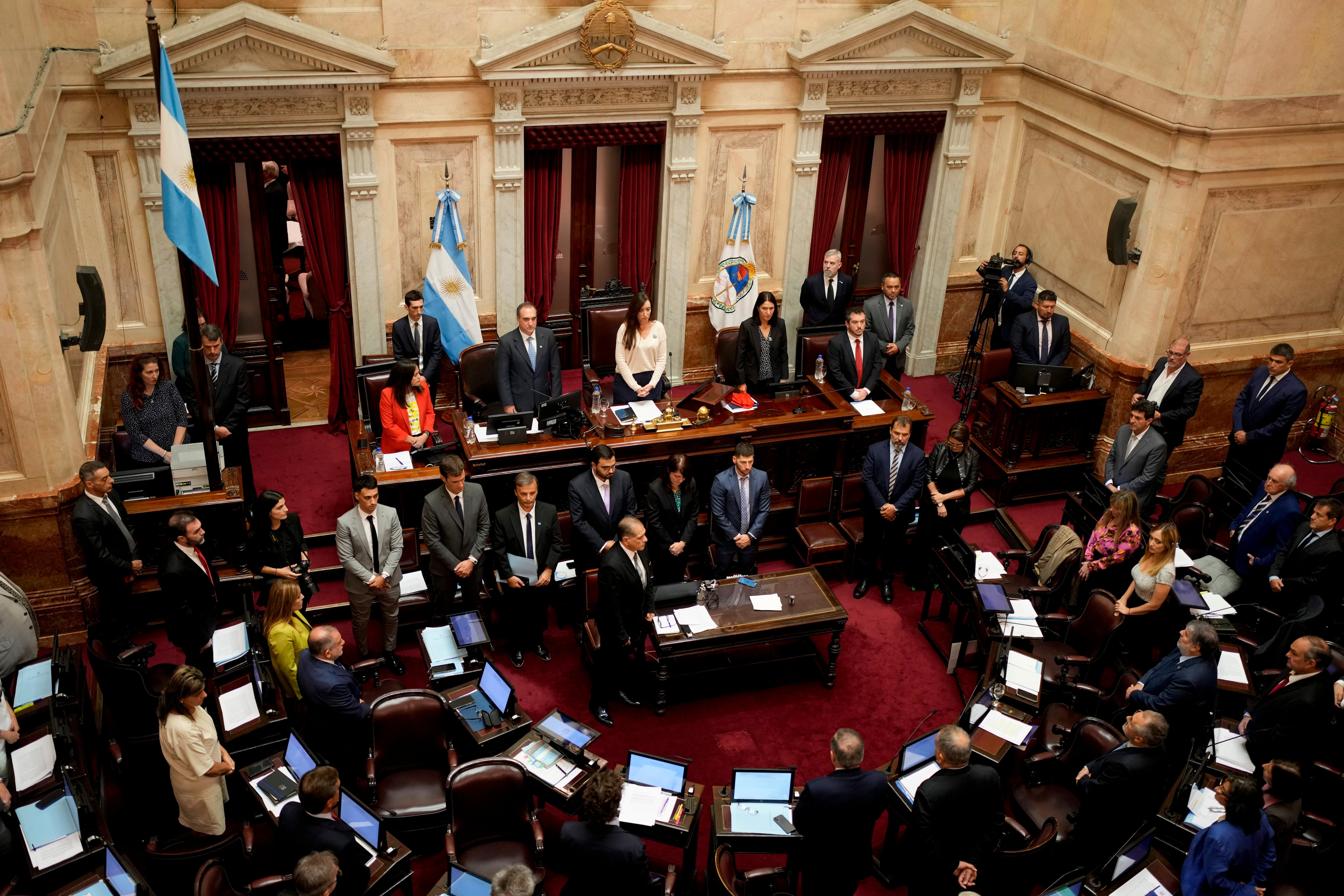 Los senadores aprobaron una suba de sus dietas y cobrarán más de $6 millones.