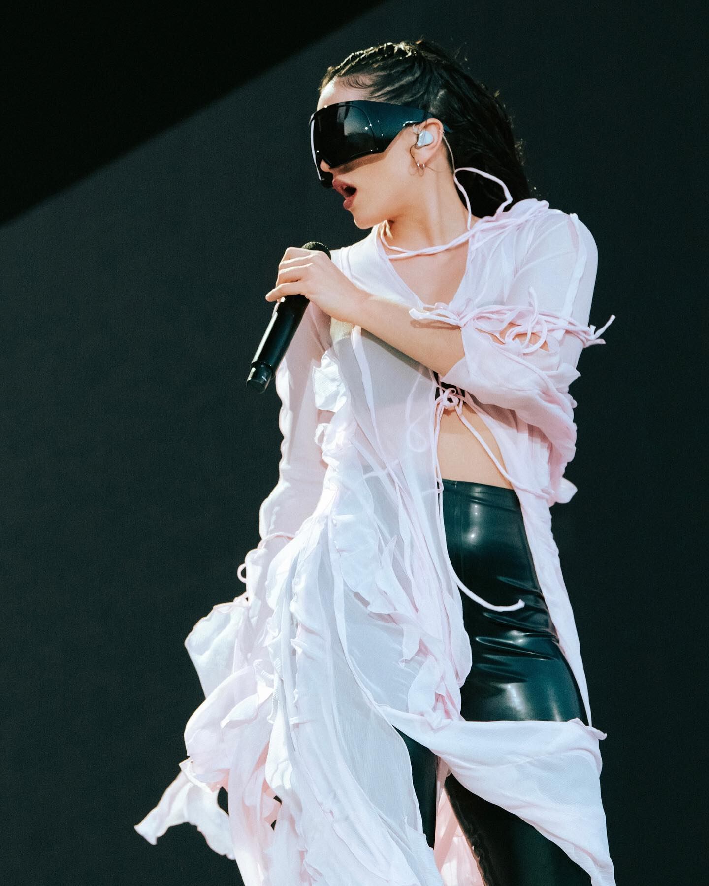 Rosalía reveló el problema que tuvo con el vestuario en Coachella 2023 que casi arruinó su show