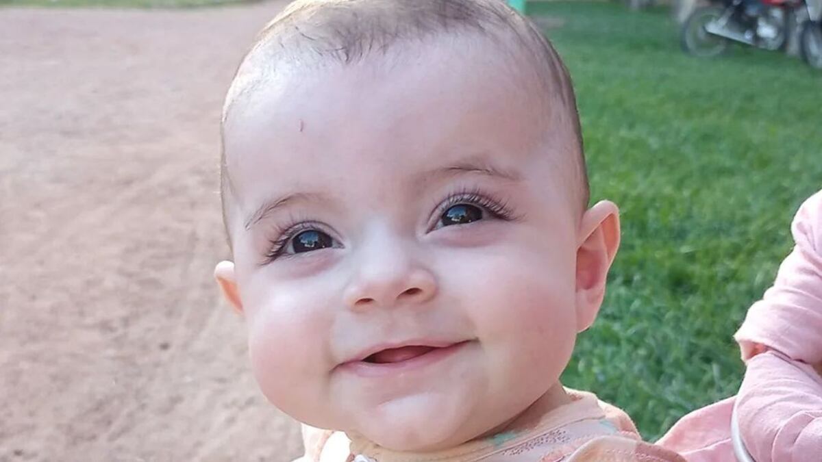 Todos por Amelie: una bebé de 6 meses de Cipolletti necesita ayuda para tratar una enfermedad muy costosa