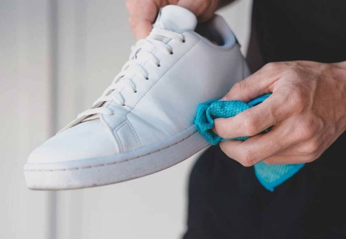 El truco definitivo para limpiar las zapatillas de cuerina y que queden como nuevas
