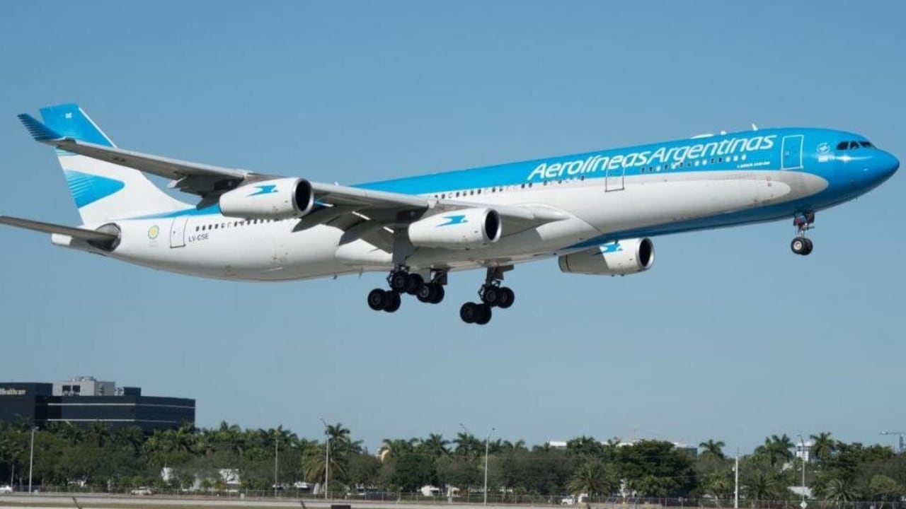 Debaten la privatización de Aerolíneas Argentinas