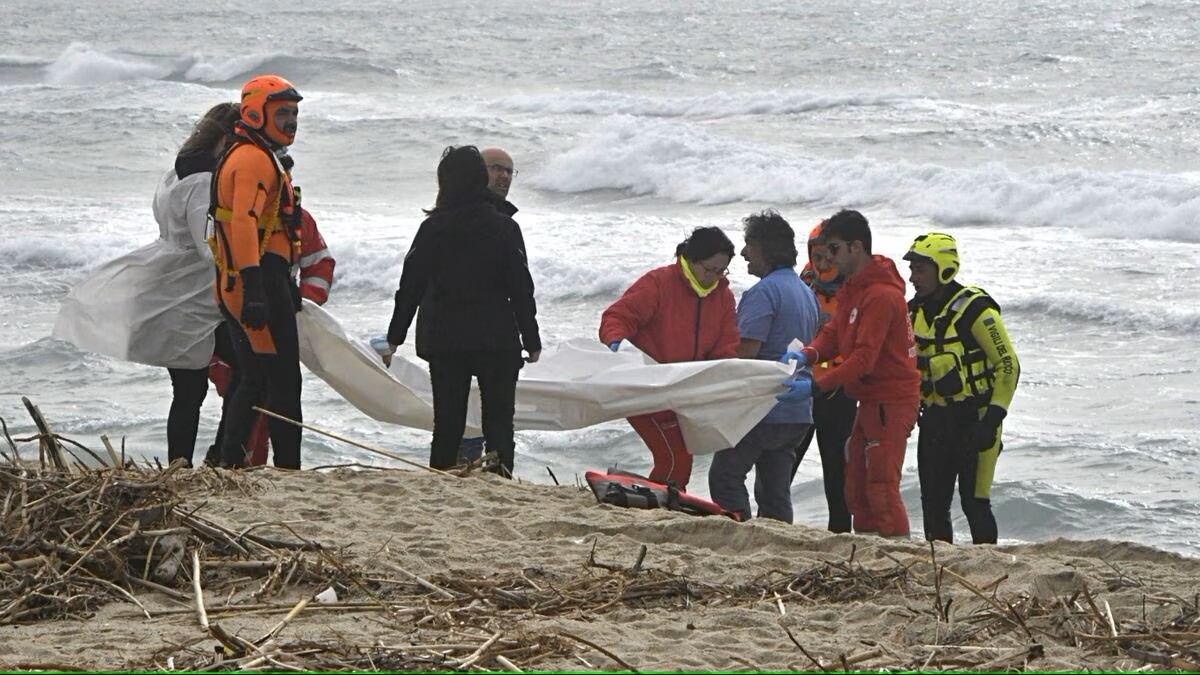 Murieron al menos 43 personas en el naufragio. Foto: Giuseppe Pipita/EFE.