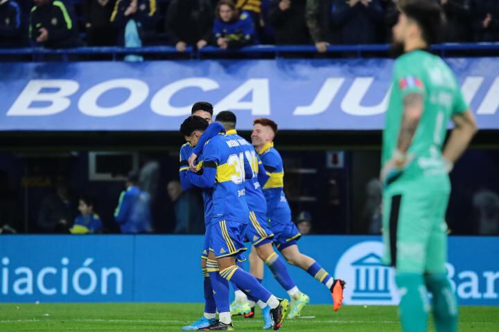 Boca le ganó 2 a 1 a Newell's.