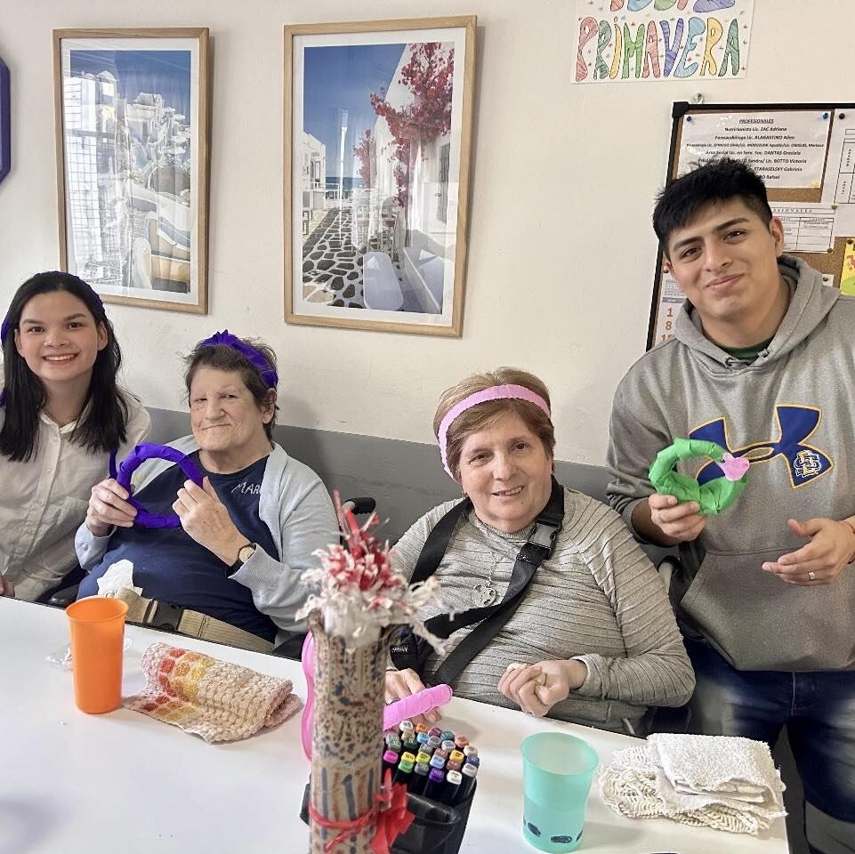 Huellas brinda apoyo a niños y ancianos en Córdoba. (Gentileza)