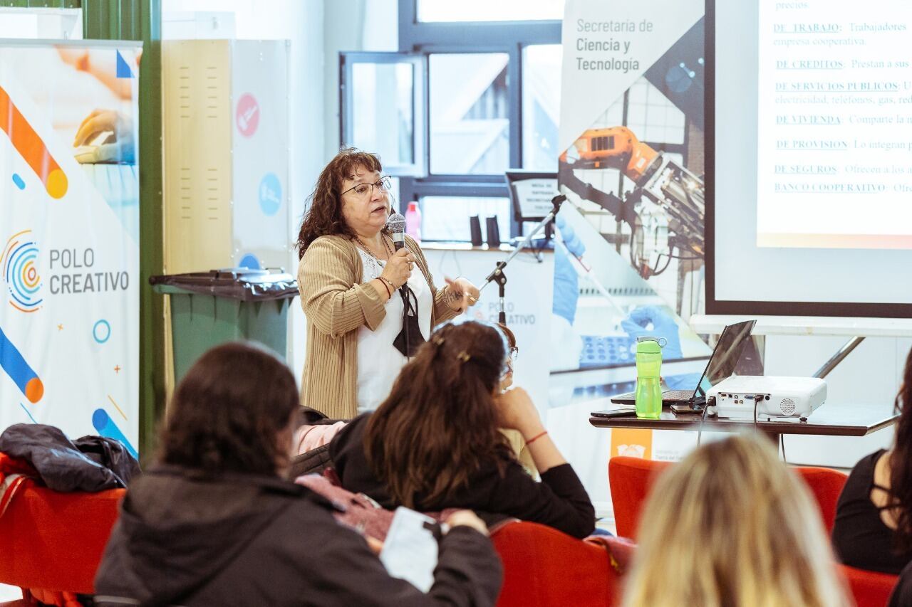 La capacitación destinada a mujeres emprendedoras se dio en el marco del Programa Provincial “Desarrollando emprendedoras”