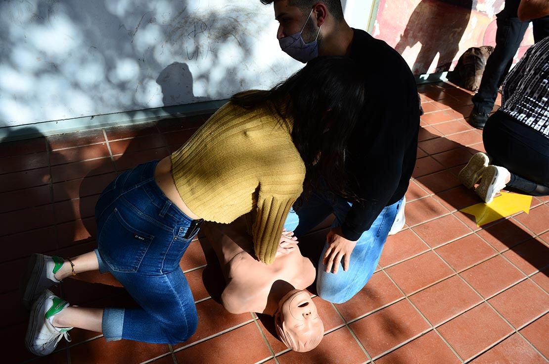 RCP reanimacion Universidad Medicina Ciudad Universitaria
Reanimación cardiopulmonar: Primeros Auxilios
Estadiantes para el ingreso a medicina 
Sábado 16 Octubre 2021
Fotografia José Gabriel Hernández