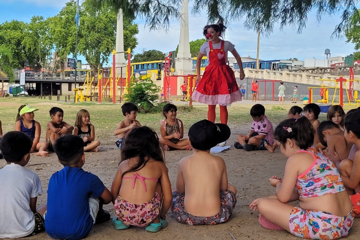 Taller sobre el cuidado del ambiente en la Colonia Municipal