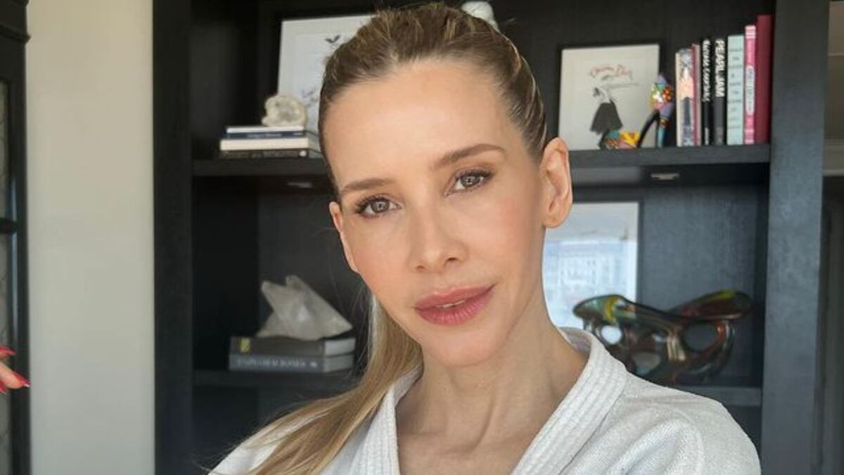 A los 46 años, Guillermina Valdés subió la temperatura con un body y transparencias