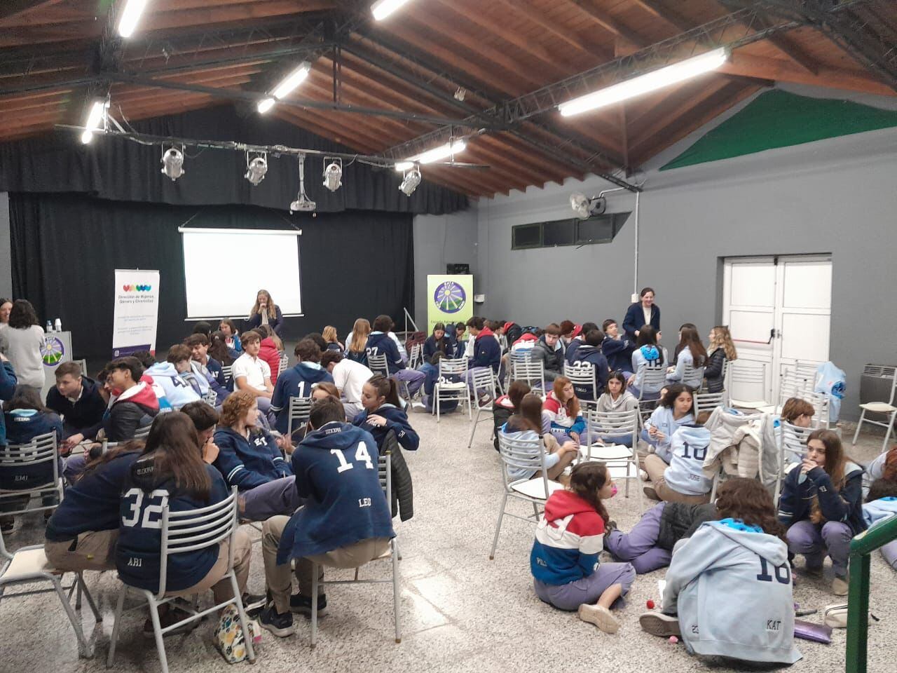 Taller sobre Prevención de la Violencia en el Noviazgo en la Escuela Agropecuaria de Tres Arroyos