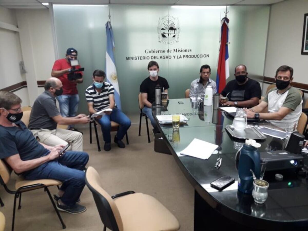 Tras casi dos meses de negociación, acordaron aumento del 44% en el precio del tabaco