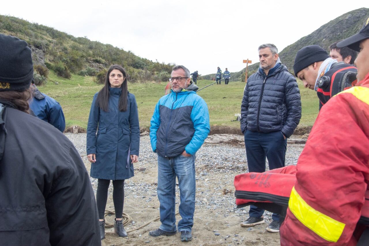 Los funcionarios municipales permanecieron junto a los profesionales de las Fuerzas durante la jornada.