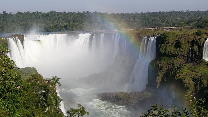 Parque Nacional Iguazú decidió quitar el espacio exclusivo de los fotógrafos en el balcón de la Garganta del Diablo