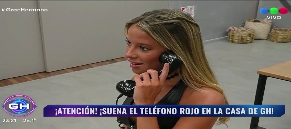 Zoe de Gran Hermano 2024 fue la primera en atender el teléfono rojo