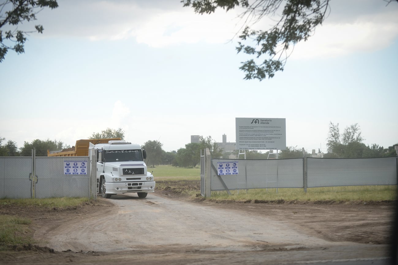 Inicio de obras del nuevo Sanatorio Allende de zona sur, que está sobre la colectora de Circunvalación, entre Armada Argentina e Impira.(César Heredia/La Voz)