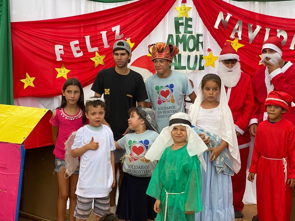 Puerto Libertad: agasajo a niños por Navidad.