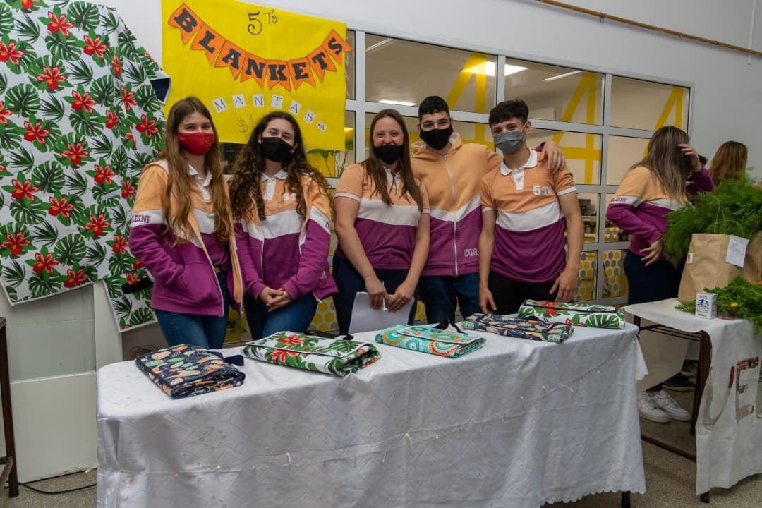 Ecoferia “Aprender a Emprender” y entrega de celulares en Soldini (Facebook Comuna de Soldini)