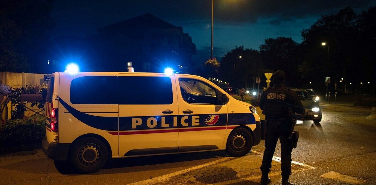 La policía desarticuló una orgía clandestina en Francia con más de 80 personas