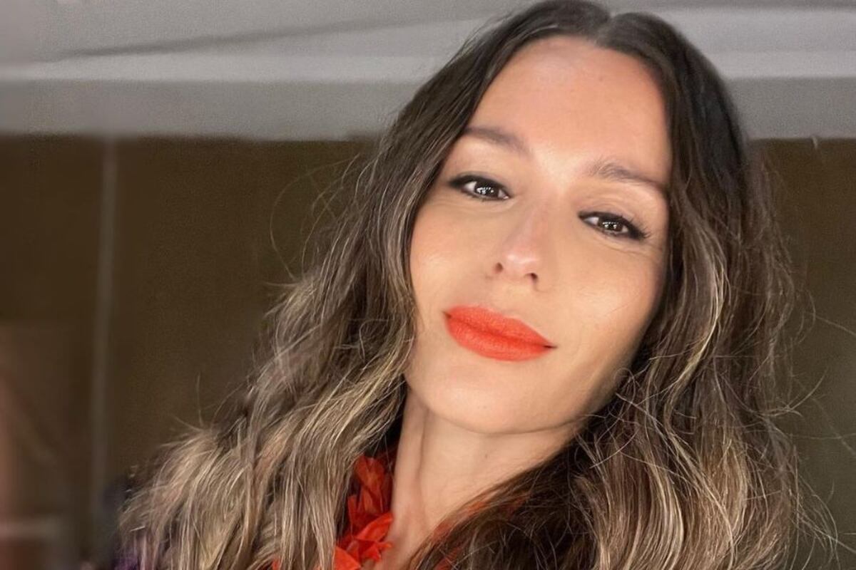 Pampita: baile y look “total black” para sorprender a sus seguidores