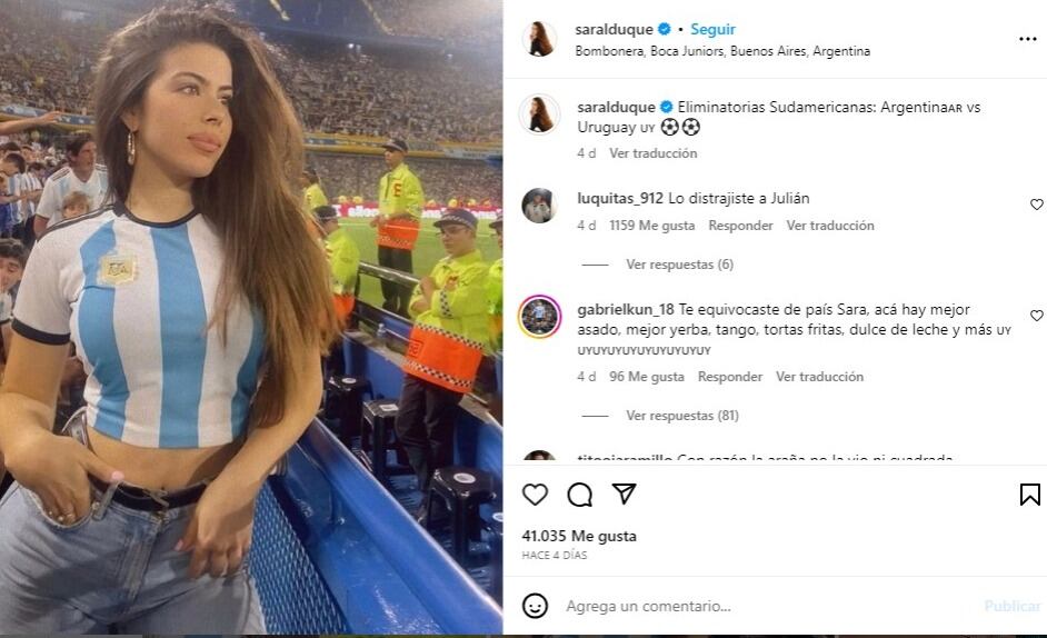 Sara Duque en Argentina- Uruguay, en la Bombonera.