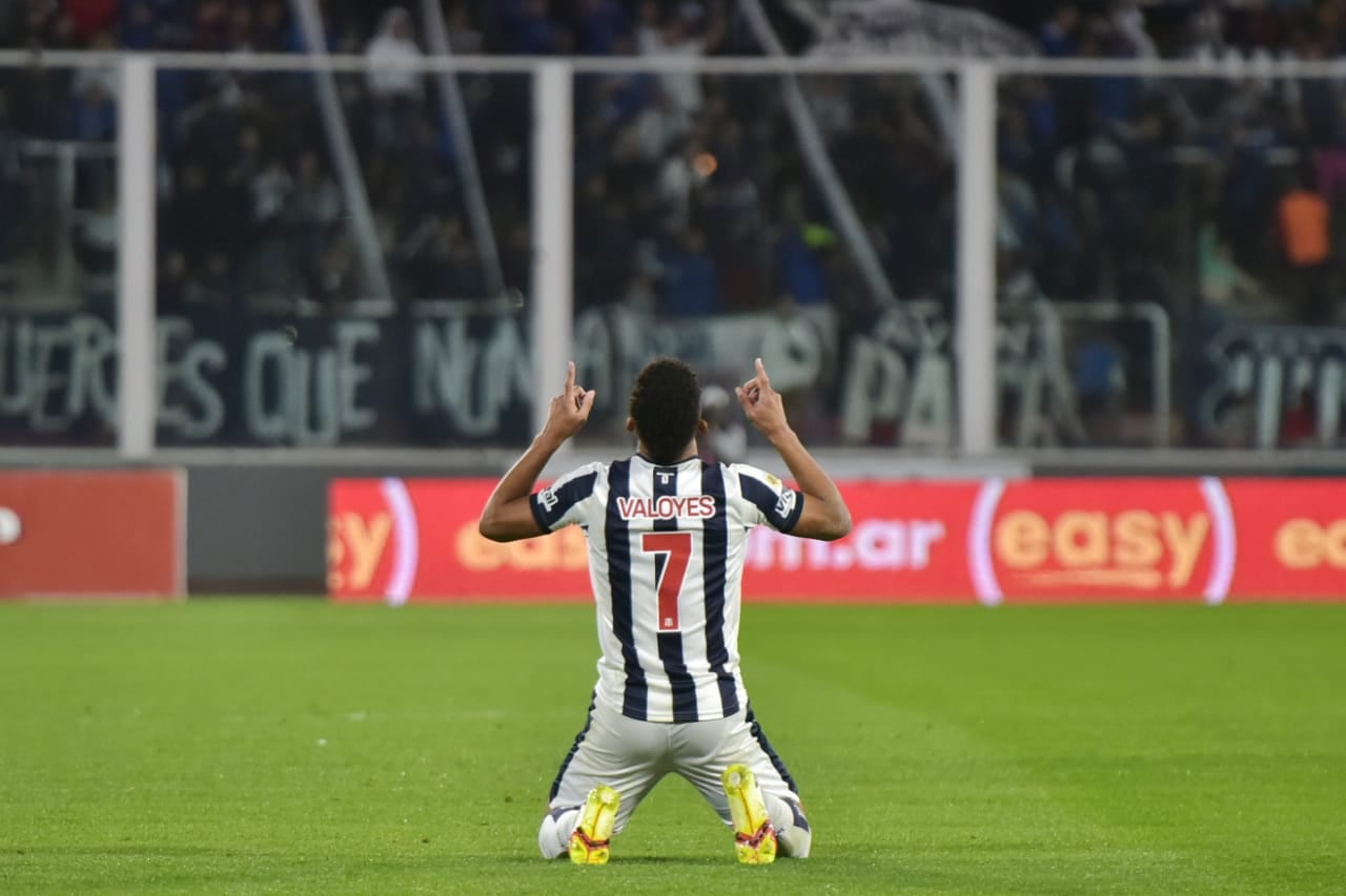 El festejo de Diego Valoyes para que Talleres le empate a Racing en el Kempes por la Liga Profesional. (Facundo Luque / La Voz)