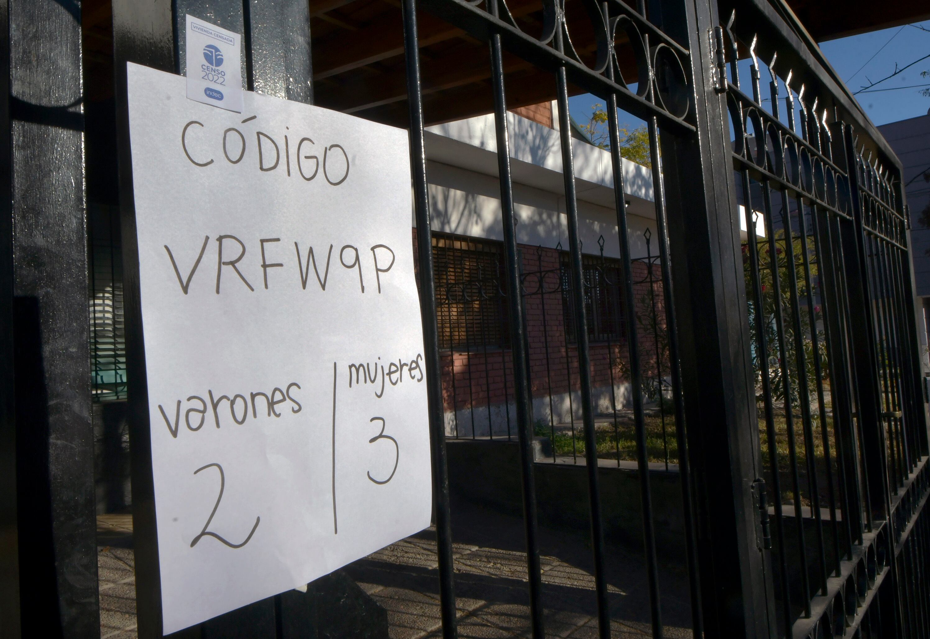 18  Mayo 2022  Sociedad
Comenzó a las 8 el operativo del Censo 2022, que se realiza tras dos años de demora por la pandemia. 
Censo Nacional de Población, Hogares y Viviendas
Vivienda en Villa Marini en Godoy Cruz
Foto: Orlando Pelichotti - Los Andes